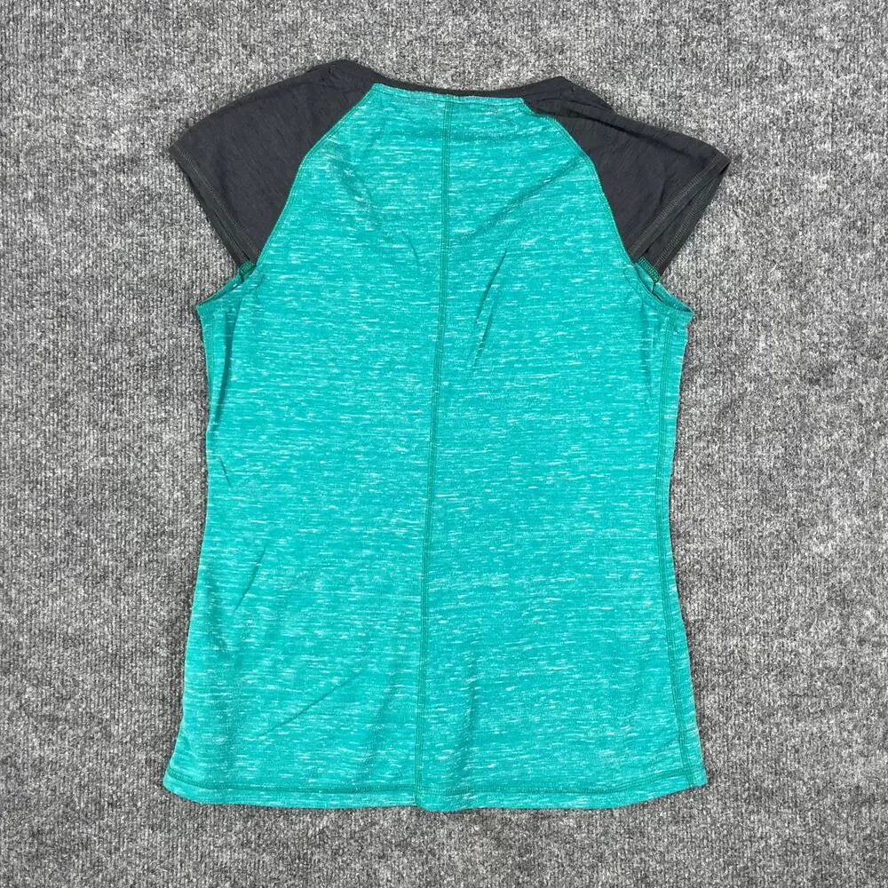 The North Face T-Shirt Womens Size M Green V Neck Athletic Short Sleeve - Picture 6 of 7